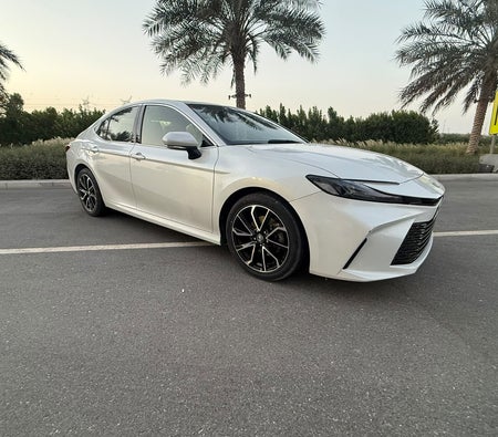 Toyota Camry Hybrid 2025