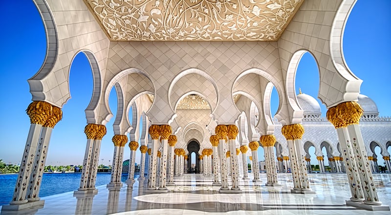 Sheikh Zayed Grand Mosque issues entry fee for visitors